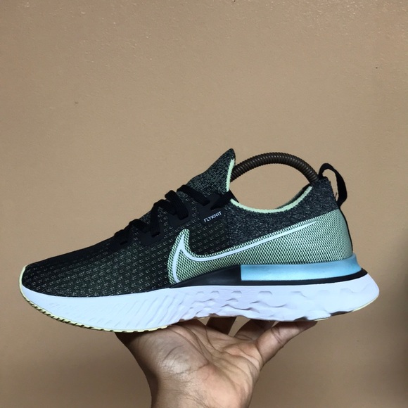 Nike React Infinity Run Flyknit “Black White Barely Volt” - Picture 5 of 15
